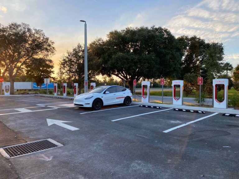 Canoe Creek, FL Florida Turnpike Service Plaza, Superchargers, Now